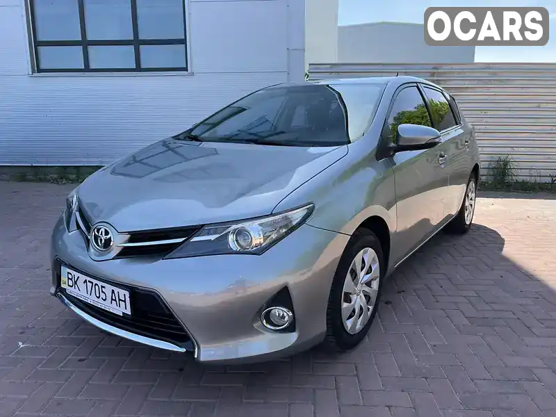 Хетчбек Toyota Auris 2012 1.6 л. Автомат обл. Рівненська, Рівне - Фото 1/21