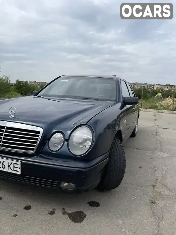 Седан Mercedes-Benz E-Class 1997 2.1 л. Ручна / Механіка обл. Дніпропетровська, Широке - Фото 1/9