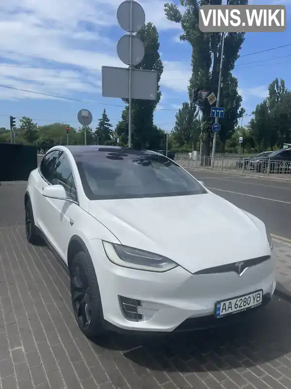 Позашляховик / Кросовер Tesla Model X 2017 null_content л. обл. Київська, Київ - Фото 1/14