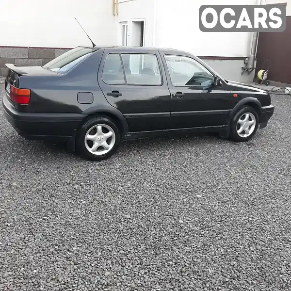 Седан Volkswagen Vento 1993 1.98 л. Ручная / Механика обл. Закарпатская, Хуст - Фото 1/21