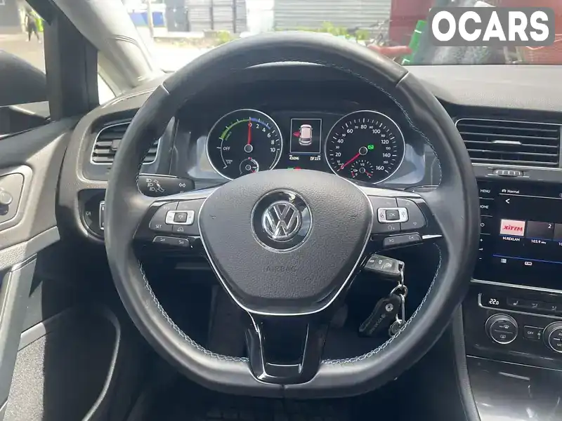 WVWZZZAUZJ8903447 Volkswagen e-Golf 2017 Хетчбек  Фото 8