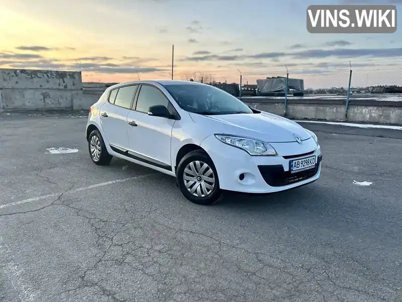 VF1BZA30544662670 Renault Megane 2010 Хетчбек 1.6 л. Фото 1