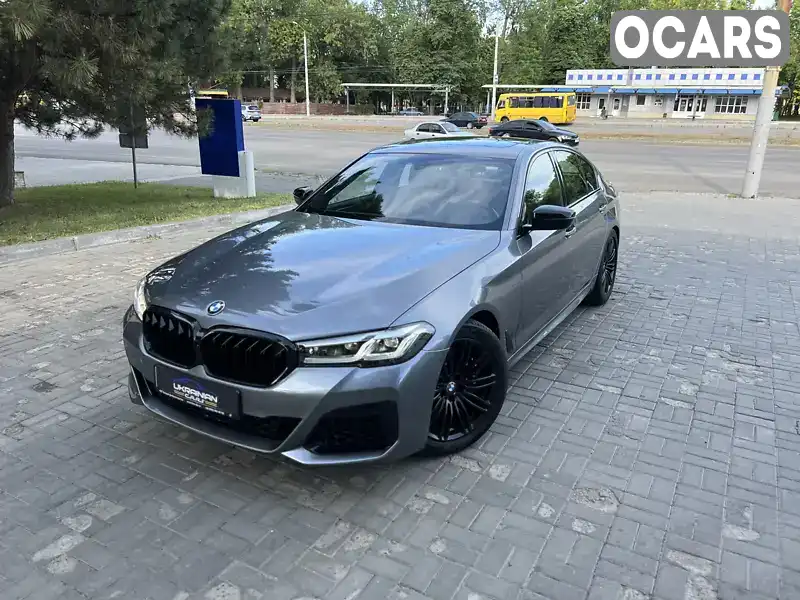 WBAJB9C55JG464000 BMW 5 Series 2018 Седан 4.39 л. Фото 2