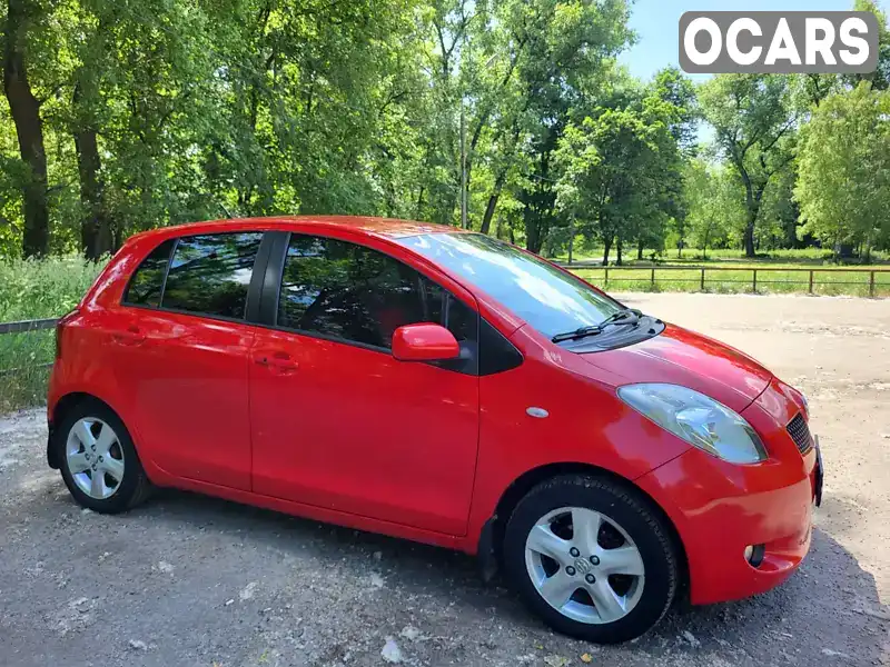 Хетчбек Toyota Yaris 2007 1.3 л. Робот обл. Сумська, Суми - Фото 1/22