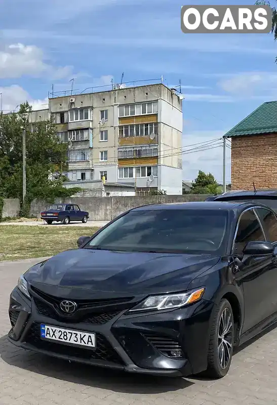 Седан Toyota Camry 2018 2.49 л. Автомат обл. Рівненська, Рівне - Фото 1/21