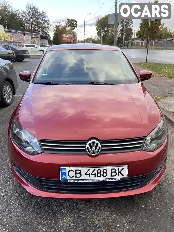 Седан Volkswagen Polo 2013 1.6 л. Автомат обл. Черниговская, Чернигов - Фото 1/15