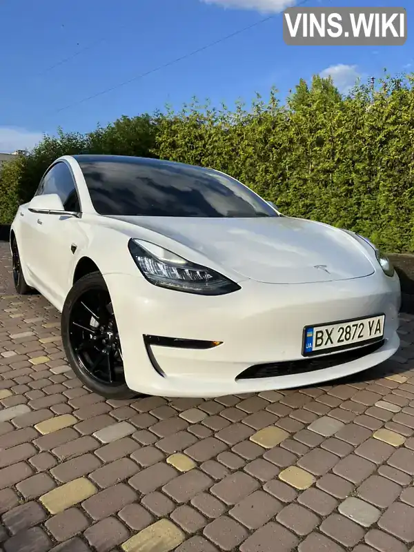 5YJ3E1EA1JF053900 Tesla Model 3 2018 Седан  Фото 1