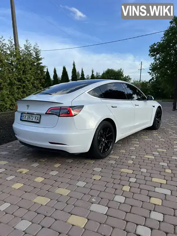 5YJ3E1EA1JF053900 Tesla Model 3 2018 Седан  Фото 2