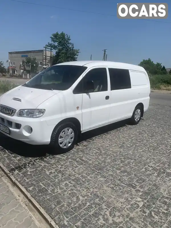 NLJWVH7JP5Z049111 Hyundai H-1 2005 Минивэн 2.5 л. Фото 1