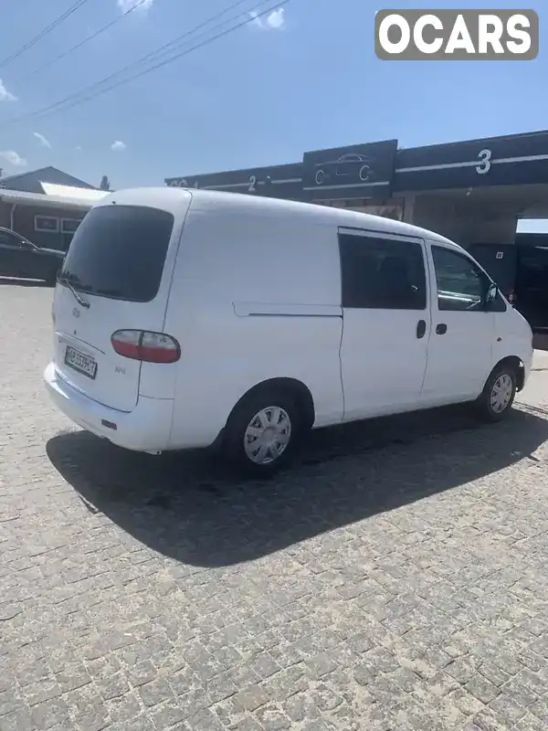 NLJWVH7JP5Z049111 Hyundai H-1 2005 Минивэн 2.5 л. Фото 4