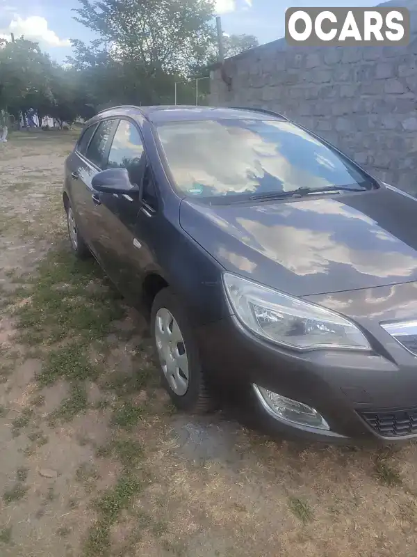 Універсал Opel Astra 2010 1.4 л. Ручна / Механіка обл. Полтавська, Карлівка - Фото 1/17