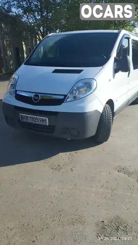 W0LF7B1B6DV604765 Opel Vivaro 2013 Мінівен 2 л. Фото 2