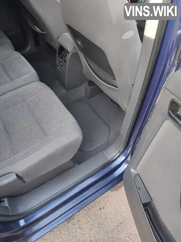 Мінівен Volkswagen Touran 2003 2 л. Ручна / Механіка обл. Вінницька, Вінниця - Фото 1/21