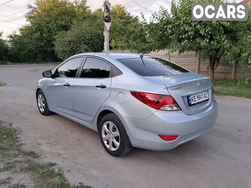 Z94CT41CABR012989 Hyundai Accent 2011 Седан 1.4 л. Фото 4