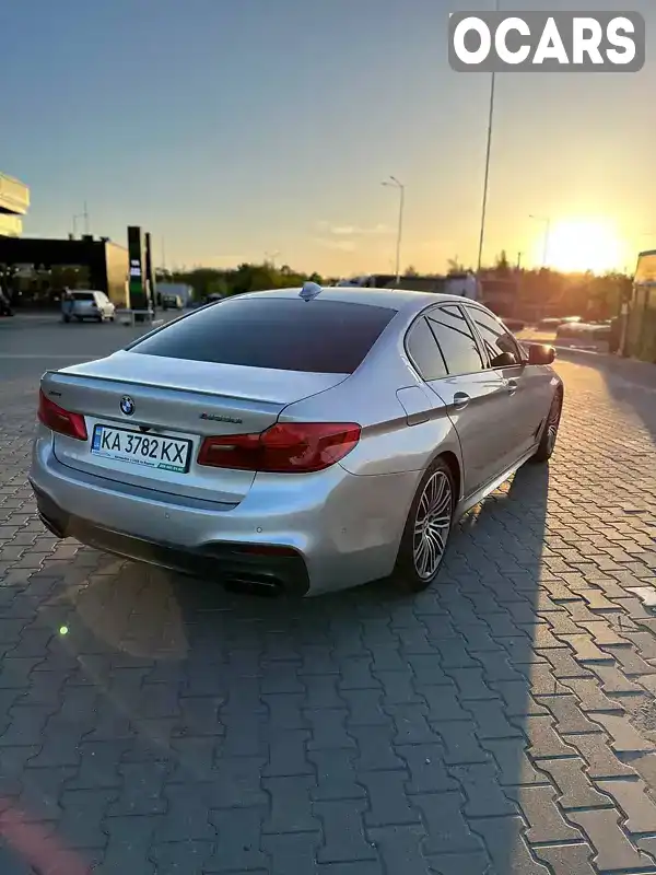 WBAJB9C53KB288661 BMW 5 Series 2018 Седан 4.39 л. Фото 2