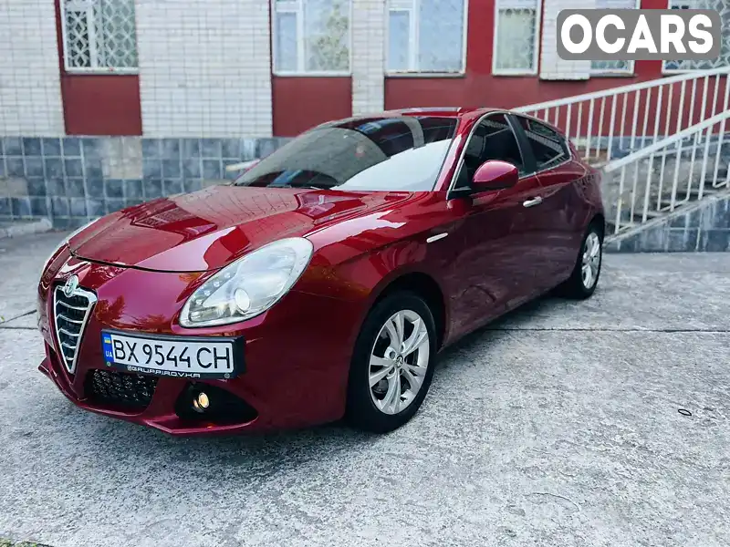 Хетчбек Alfa Romeo Giulietta 2011 1.4 л. Ручна / Механіка обл. Хмельницька, Нетішин - Фото 1/21