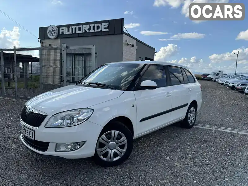 Універсал Skoda Fabia 2010 1.6 л. Ручна / Механіка обл. Закарпатська, Виноградів - Фото 1/21