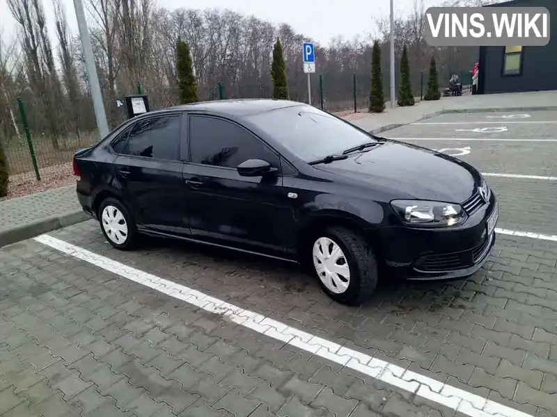 Седан Volkswagen Polo 2013 1.6 л. Ручна / Механіка обл. Полтавська, Кременчук - Фото 1/21