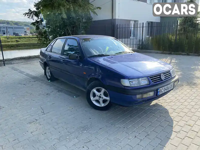 Седан Volkswagen Passat 1994 1.8 л. Ручна / Механіка обл. Львівська, location.city.ivano_frankove - Фото 1/12