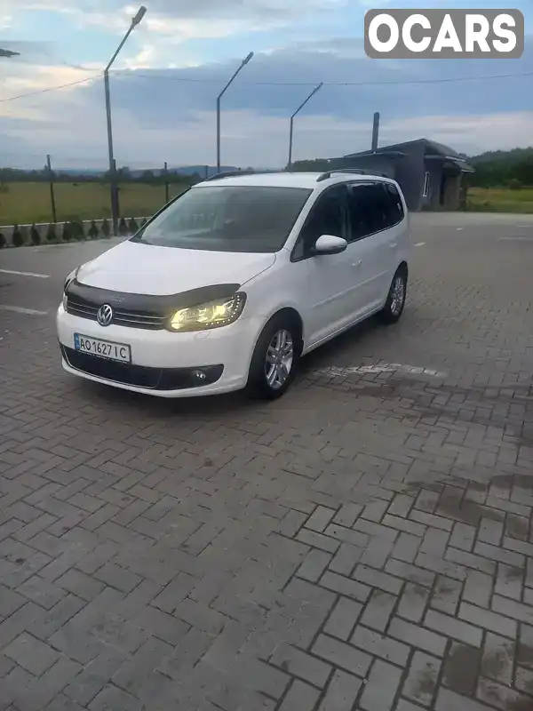 Минивэн Volkswagen Touran 2011 1.97 л. Ручная / Механика обл. Закарпатская, Хуст - Фото 1/21