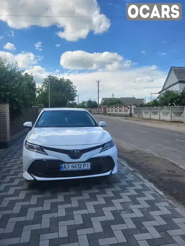 Седан Toyota Camry 2019 2.49 л. Автомат обл. Київська, Рокитне - Фото 1/10