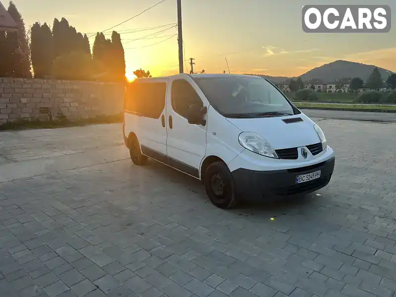 Мінівен Renault Trafic 2012 2 л. Ручна / Механіка обл. Закарпатська, Мукачево - Фото 1/19