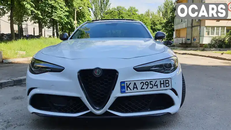 Седан Alfa Romeo Giulia 2017 2 л. обл. Київська, Київ - Фото 1/22