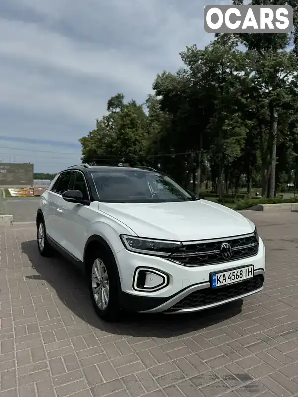 Позашляховик / Кросовер Volkswagen T-Roc 2022 1.5 л. Робот обл. Київська, Київ - Фото 1/15