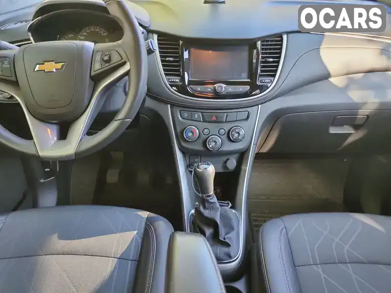 Позашляховик / Кросовер Chevrolet Tracker 2016 1.36 л. Ручна / Механіка обл. Київська, Київ - Фото 1/11