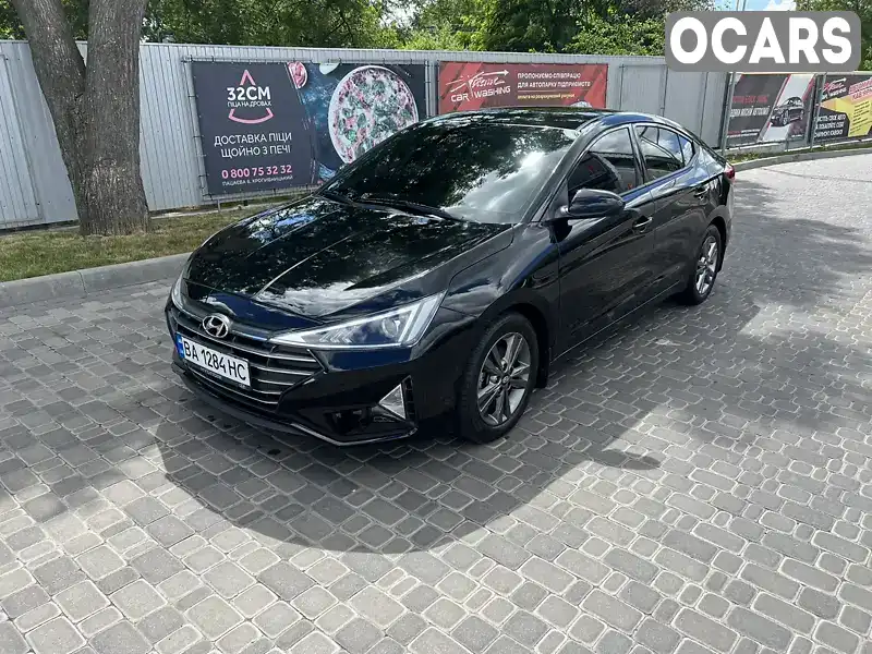 Седан Hyundai Elantra 2019 2 л. Автомат обл. Кіровоградська, Кропивницький (Кіровоград) - Фото 1/17