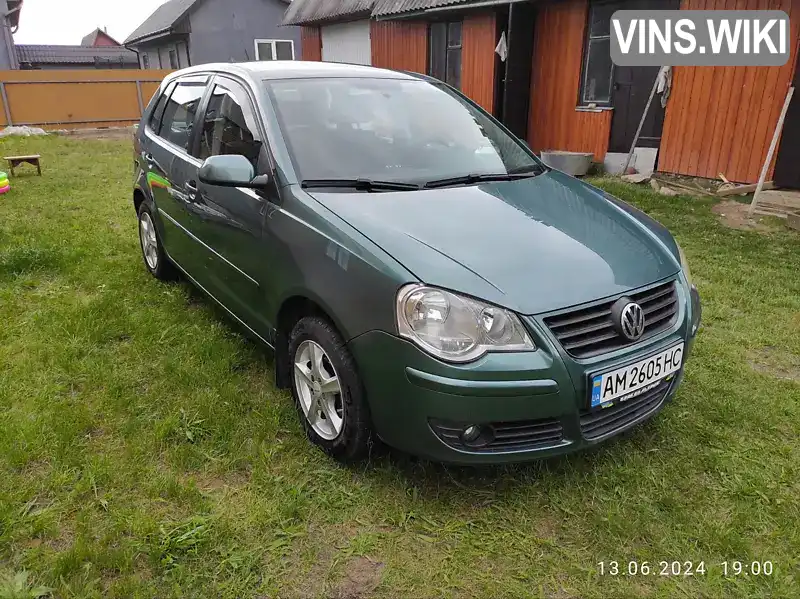 Седан Volkswagen Polo 2005 1.2 л. Ручная / Механика обл. Житомирская, Малин - Фото 1/21