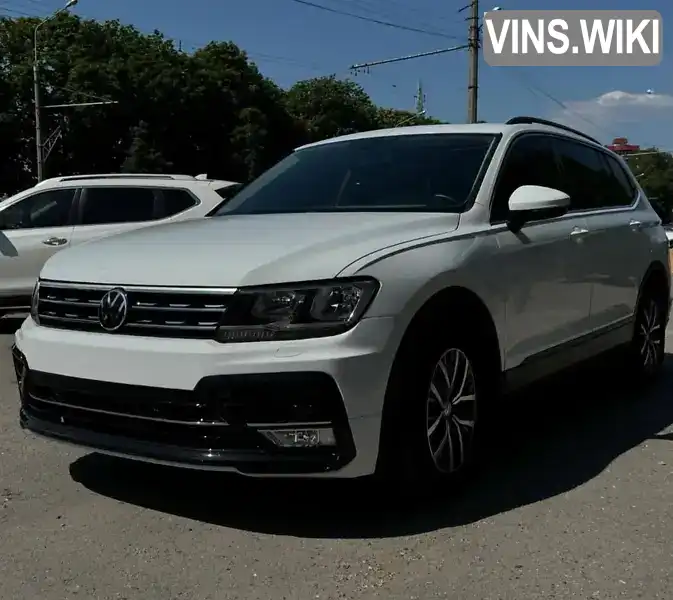 3VV2B7AX4KM053213 Volkswagen Tiguan 2018 Позашляховик / Кросовер 1.98 л. Фото 2