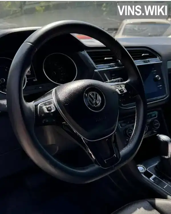 3VV2B7AX4KM053213 Volkswagen Tiguan 2018 Позашляховик / Кросовер 1.98 л. Фото 7