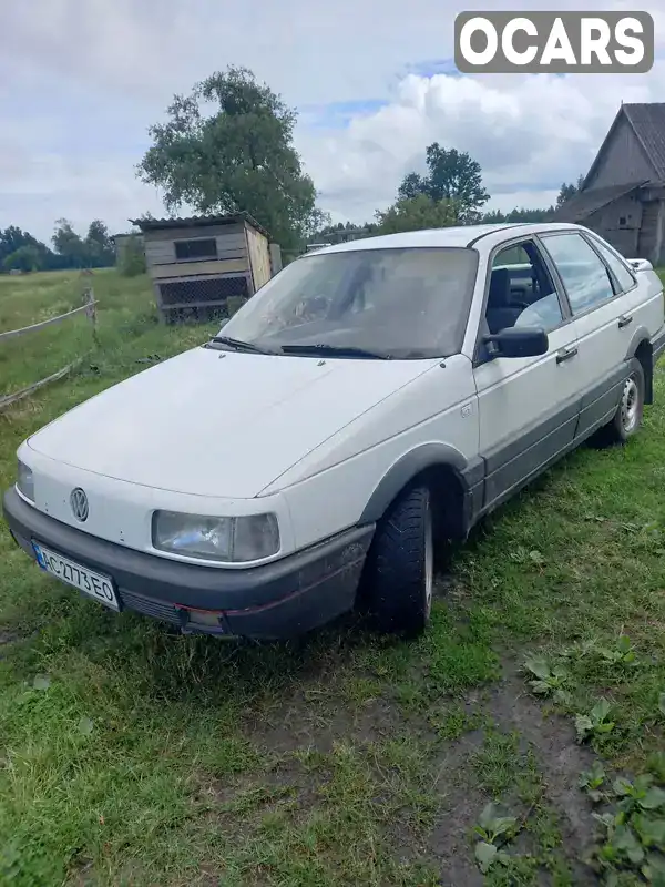 WVWZZZ31ZJE005413 Volkswagen Passat 1988 Седан 1.8 л. Фото 1