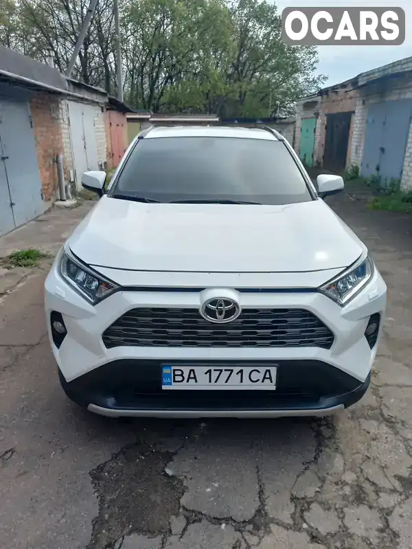 Позашляховик / Кросовер Toyota RAV4 2019 1.99 л. Автомат обл. Кіровоградська, Олександрія - Фото 1/11