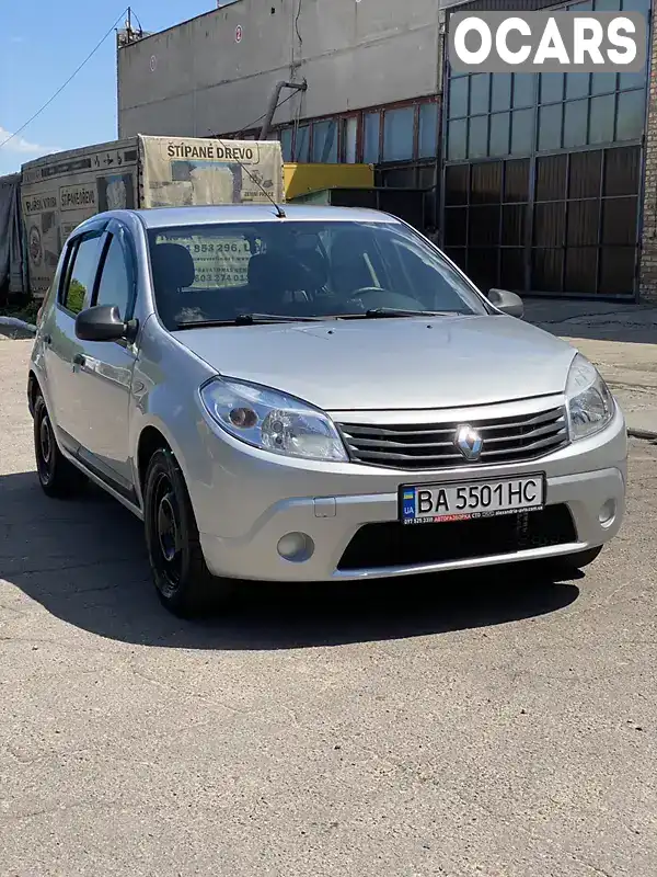 Хетчбек Renault Sandero 2011 1.39 л. Ручна / Механіка обл. Кіровоградська, Олександрія - Фото 1/21