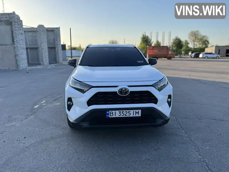 Позашляховик / Кросовер Toyota RAV4 2019 2.5 л. Автомат обл. Полтавська, Кременчук - Фото 1/21