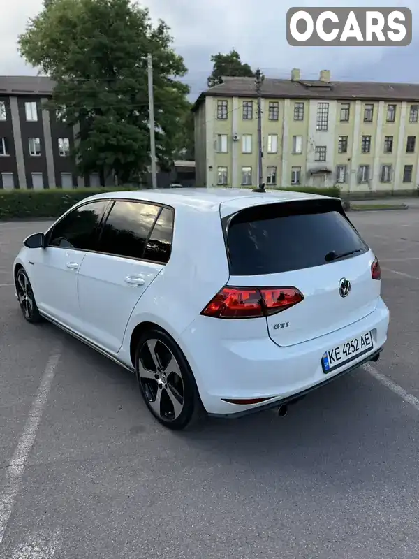 3VW5T7AU8FM087754 Volkswagen Golf GTI 2015 Хэтчбек 2 л. Фото 3