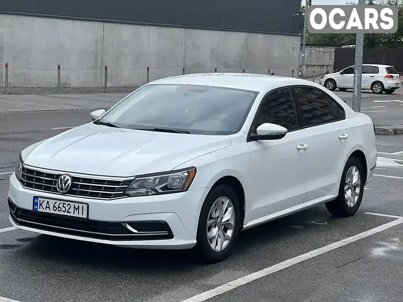 Седан Volkswagen Passat 2017 1.98 л. Автомат обл. Київська, Вишневе - Фото 1/14