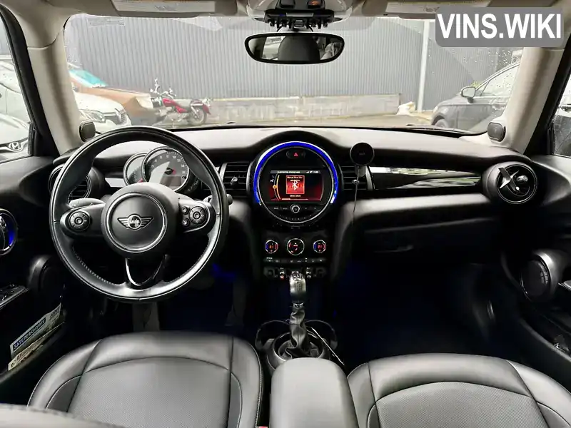 WMWXP5C54K2H30466 MINI Hatch 2018 Хэтчбек 1.5 л. Фото 3