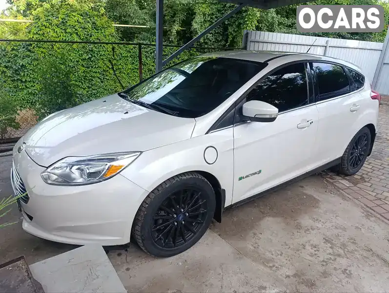 Хэтчбек Ford Focus 2013 null_content л. Автомат обл. Днепропетровская, Покров (Орджоникидзе) - Фото 1/13