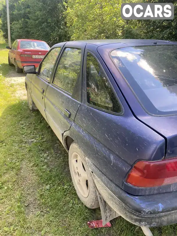 Хэтчбек Ford Escort 1993 1.6 л. Ручная / Механика обл. Черновицкая, Выжница - Фото 1/9