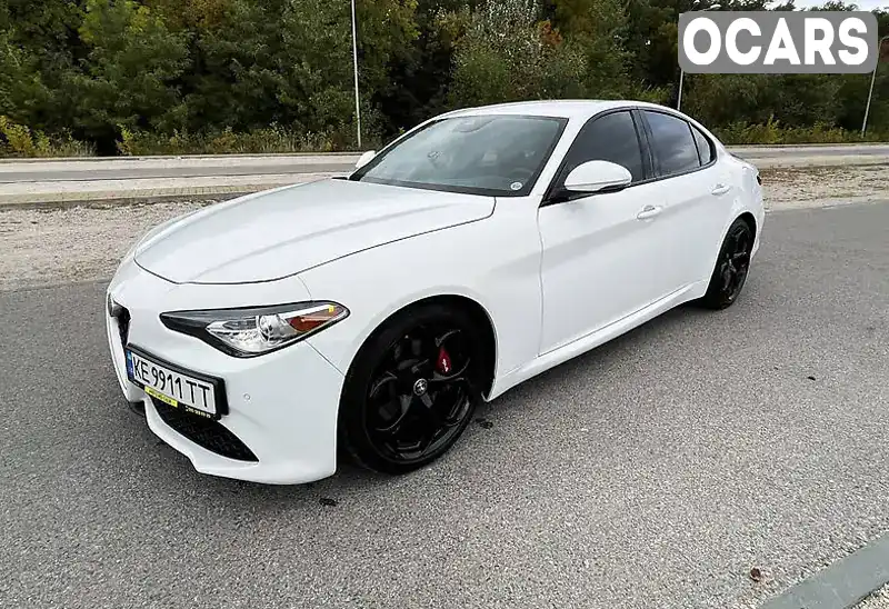 Седан Alfa Romeo Giulia 2017 2 л. Автомат обл. Львівська, Львів - Фото 1/21