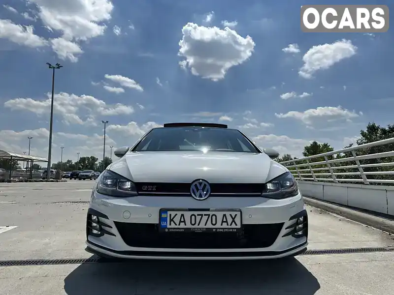 Хетчбек Volkswagen Golf GTI 2020 1.98 л. обл. Київська, Київ - Фото 1/21