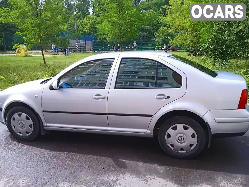 Седан Volkswagen Bora 2004 1.6 л. Ручная / Механика обл. Ивано-Франковская, Ивано-Франковск - Фото 1/5