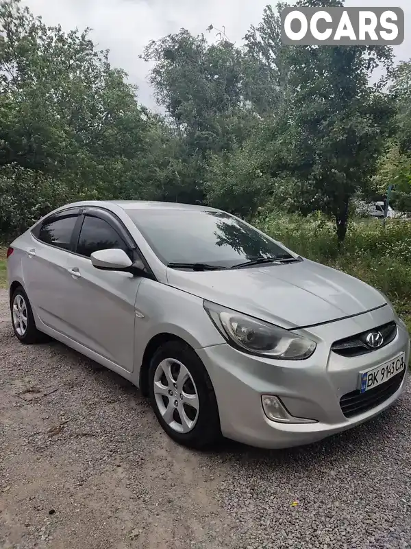 Z94CT41CABR014370 Hyundai Accent 2011 Седан 1.4 л. Фото 2