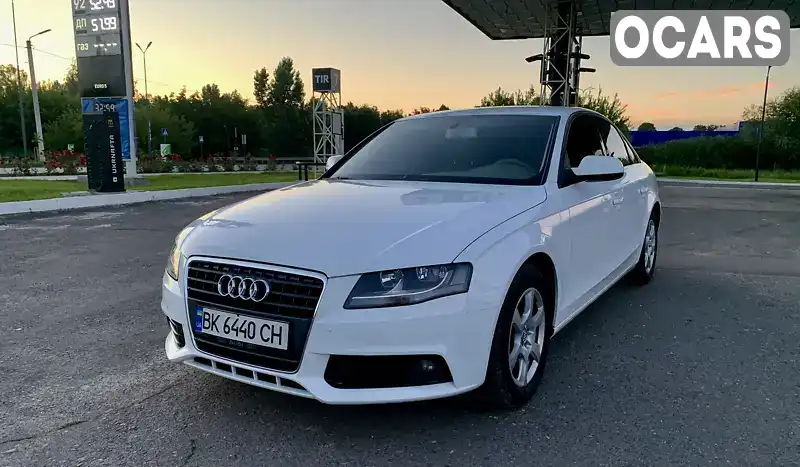 Седан Audi A4 2010 1.97 л. Ручна / Механіка обл. Рівненська, Дубно - Фото 1/21