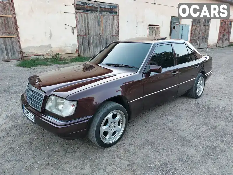 Седан Mercedes-Benz E-Class 1995 3 л. Ручна / Механіка обл. Чернівецька, Кіцмань - Фото 1/21