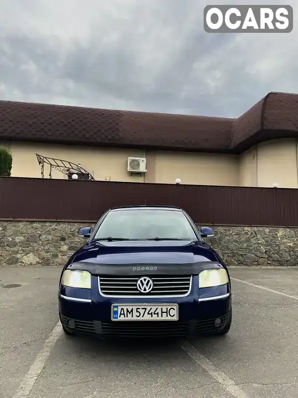 Седан Volkswagen Passat 2004 1.9 л. Автомат обл. Хмельницкая, Шепетовка - Фото 1/10