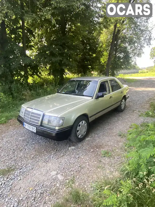 Седан Mercedes-Benz E-Class 1985 2 л. Ручна / Механіка обл. Вінницька, Гнівань - Фото 1/10